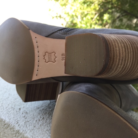 {Cole Haan} Cassidy Bootie (70mm) - Picture 5 of 7